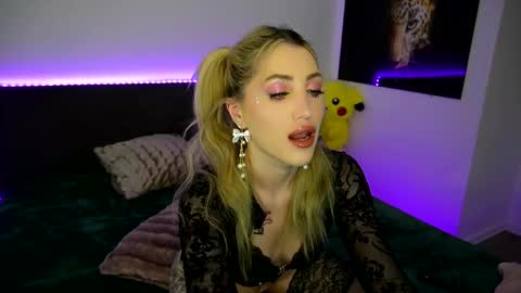 MayCarrey online show from March 11, 8:09 pm