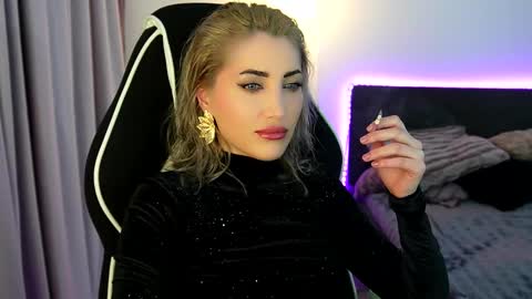 MayCarrey online show from March 11, 10:56 pm