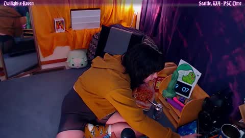 TwilightxRaven online show from October 29, 4:06 am