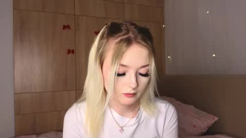 twinklefluff online show from February 25, 4:05 pm