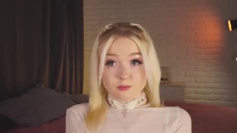 Snapshot of twinklefluff chatting on October 16, 4:09 pm twinklefluff online show from October 16, 4:09 pm