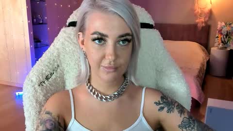 Miley online show from October 25, 11:29 am