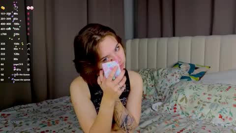 Polly online show from October 5, 3:06 pm