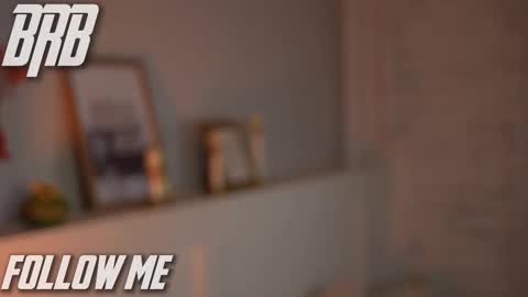 Una  online show from February 14, 11:23 am