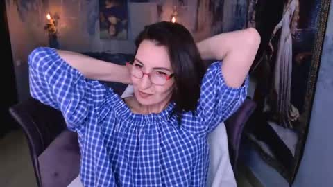 UnaTera online show from May 10, 6:15 am