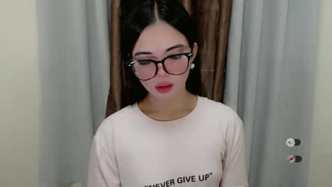 urcutie_ayah online show from November 10, 12:06 am