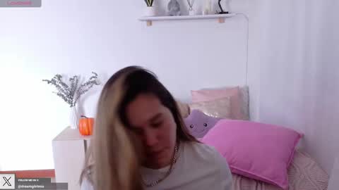 Mia Miller online show from October 3, 8:58 pm