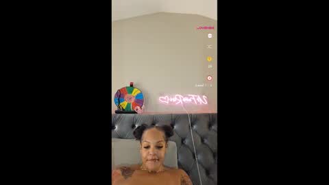 urfaveriri online show from November 2, 12:52 pm