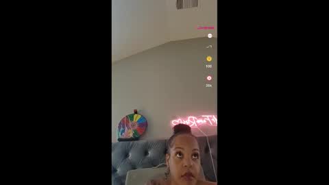 urfaveriri online show from November 17, 6:52 pm