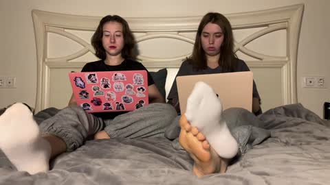 urmissalice online show from February 6, 8:56 pm