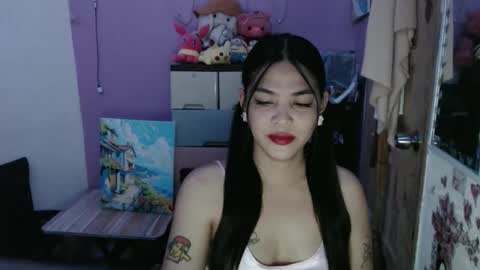 hi im kim online show from March 6, 10:43 am