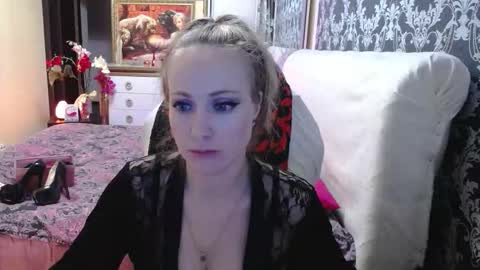 UrSecretTreasure88 online show from February 18, 11:09 am