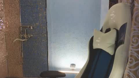 Leila online show from October 17, 3:48 pm