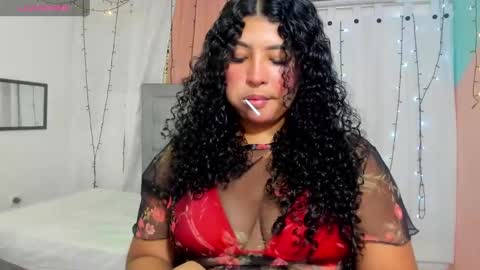 Snapshot of valentina_0_ chatting on December 13, 4:22 am Valentina online show from December 13, 4:22 am
