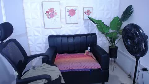 Valentina  online show from November 15, 12:11 am