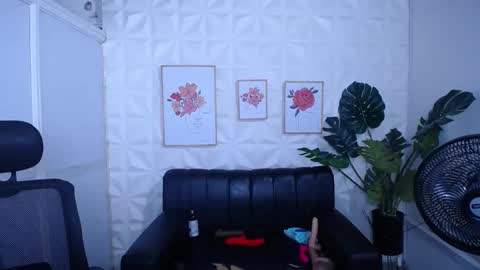 Valentina  online show from September 24, 11:59 pm