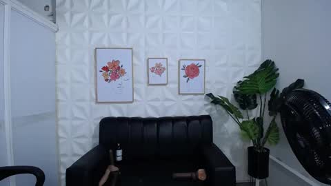 Valentina  online show from February 25, 7:09 am