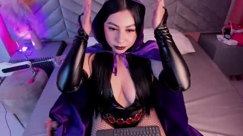 Snapshot of valentine_mia_ chatting on October 17, 10:35 pm Mia online show from October 17, 10:35 pm