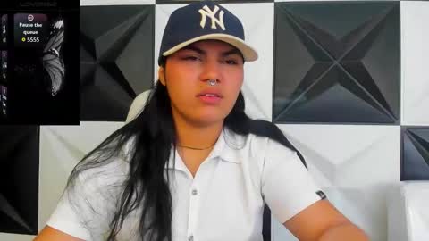 valeri_harpers4 online show from February 6, 3:32 am