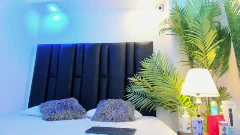 valeri_tafur online show from April 8, 10:28 am