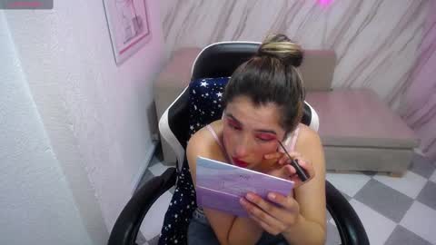 valerie_b online show from March 12, 3:02 am
