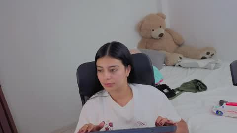 Juli C online show from April 15, 1:39 am