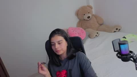 valerihouse_ online show from June 3, 1:28 am