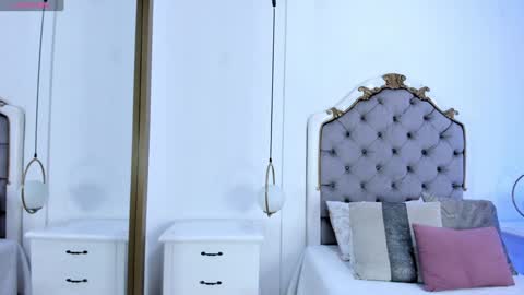 Snapshot of valerith_vega chatting on December 18, 11:45 am   online show from December 18, 11:45 am