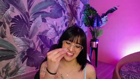 valery_blush online show from April 3, 4:21 am