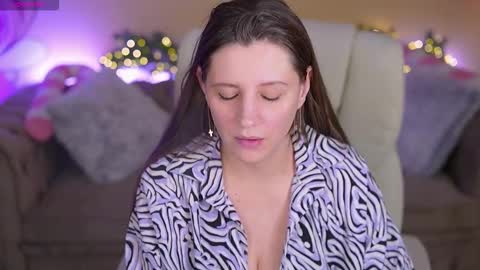 V A L E R Y  M U R online show from January 5, 8:01 pm