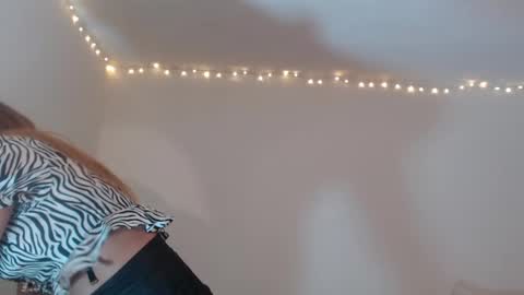 VALIENTE  online show from April 3, 2:53 am