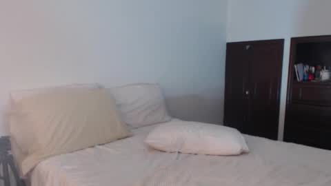 VALIENTE  online show from March 6, 4:18 am