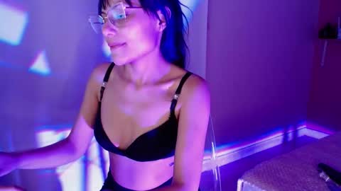 valkiry_ online show from November 27, 12:02 am