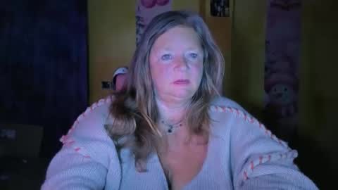 vampwoman online show from December 19, 4:10 pm