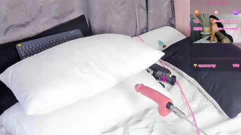 V A N E  online show from November 14, 3:39 am