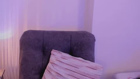 vanessajohnsonn online show from March 10, 1:09 am