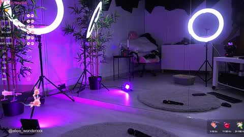 Vanessa Simon online show from January 16, 6:25 am