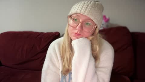 vanillapuddingpie online show from February 1, 5:18 am