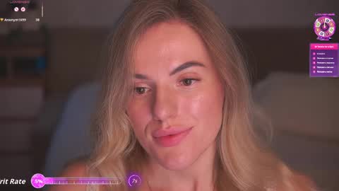 Sophie online show from April 18, 7:07 pm