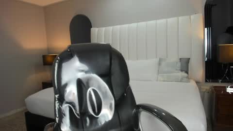 Snapshot of vanitysex chatting on January 8, 11:32 am Karine online show from January 8, 11:32 am