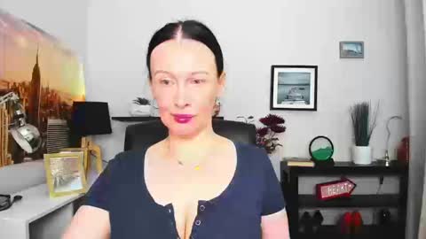 Snapshot of velvet_jasmine chatting on September 23, 6:11 am Jasmine online show from September 23, 6:11 am