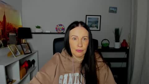 Snapshot of velvet_jasmine chatting on October 20, 5:21 am Jasmine online show from October 20, 5:21 am