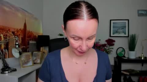 Snapshot of velvet_jasmine chatting on September 9, 5:51 am Jasmine online show from September 9, 5:51 am