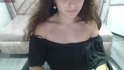 velvet_moon_v online show from March 5, 8:37 pm