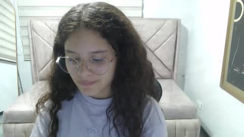 velvet_moon_v online show from February 10, 8:23 pm