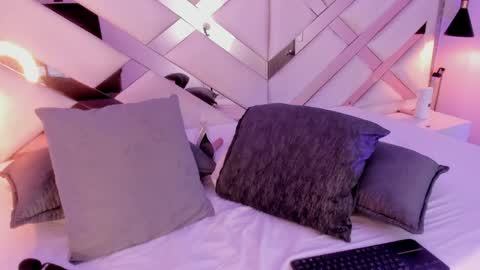 velvett_moon__ online show from April 8, 4:47 am