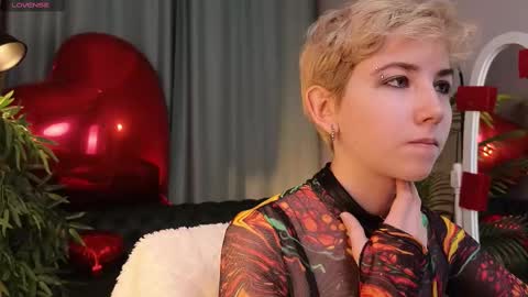 CLEOshort hair  TIna long hair  online show from February 15, 3:06 pm
