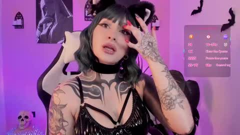 Snapshot of velvetvampire chatting on September 25, 1:37 am Jess online show from September 25, 1:37 am