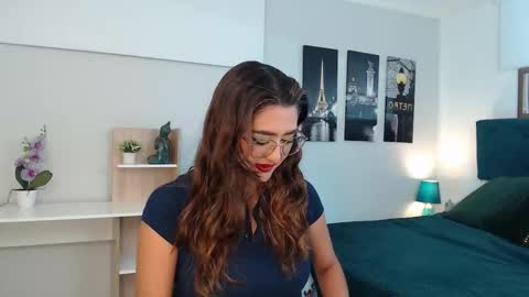 Snapshot of venus_steffen chatting on October 16, 12:52 pm Mia online show from October 16, 12:52 pm