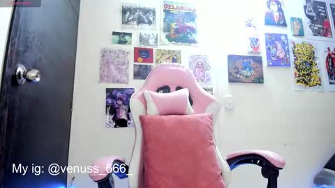 Snapshot of venussx_x chatting on October 3, 8:41 am Venus MY BDAY 29 SEPT online show from October 3, 8:41 am